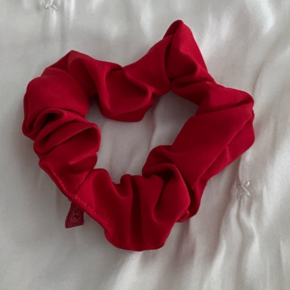 Lululemon Uplifting Scrunchie - Picture 2 of 3